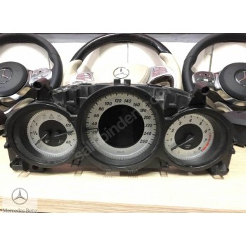 MERCEDES BAŞKAN TİCARETW 204 C180 KM SAATİ 2049004009 MAKYAJLI